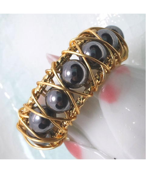 Beads opening crystal ring